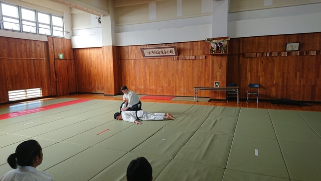 胸持ち二ヶ条抑え（一）６.JPG