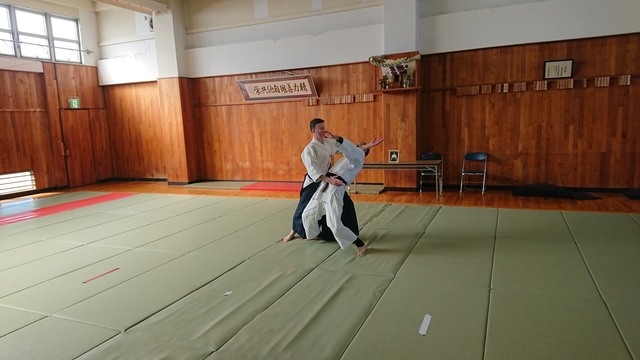 胸持ち側面入り身投げ（一）３.JPG