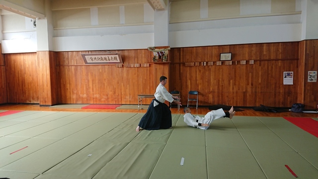 胸持ち側面入り身投げ（一）４.JPG